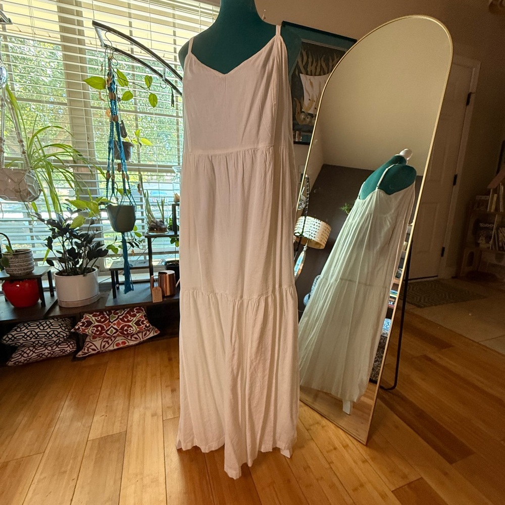 Old Navy White Tiered Maxi Cami Dress with Pockets – Size L